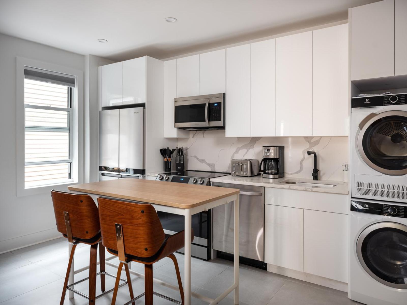 Three Bedroom Brooklynite Suite! Ню Йорк Екстериор снимка